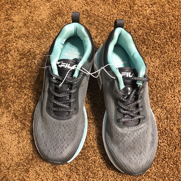 Fila tennis shoes - Picture 1 of 4